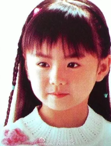 周星馳曾經「救過」的小女孩,如今大學畢業,顏值好高哦!