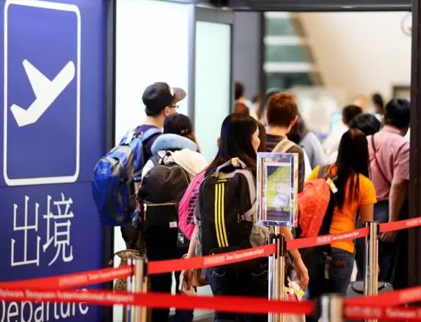 學校老師很納悶「為何低收入戶學生一直出國玩」,後來才發現真相竟是...讓她怒批法律漏洞太大!