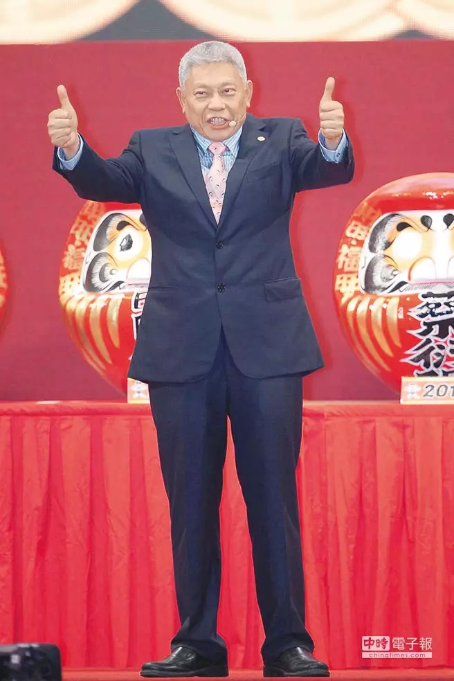 台灣新首富出爐!他身價1620億「擠下郭台銘」鴻海大跌「蒸發500億」連蘋果都救不了