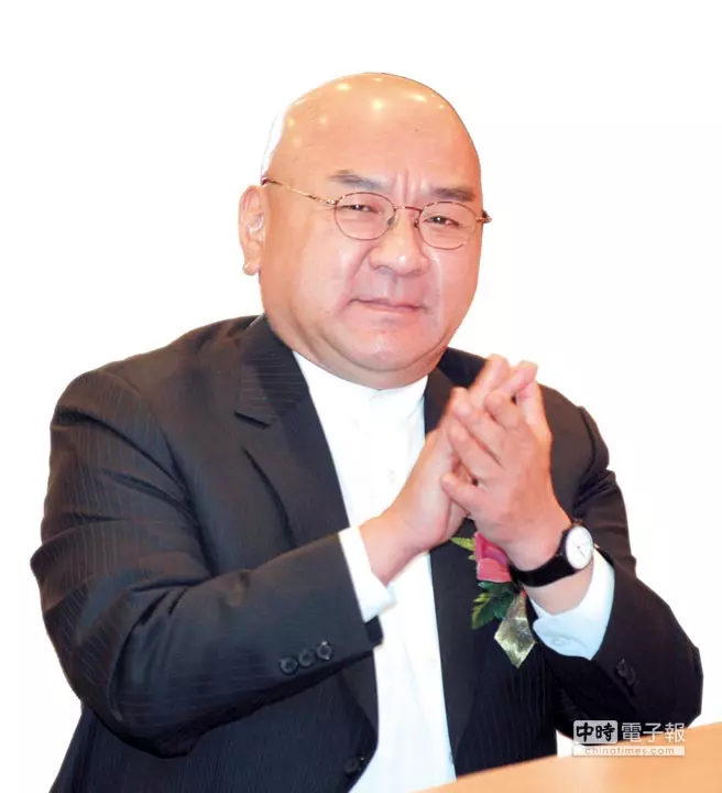 台灣新首富出爐!他身價1620億「擠下郭台銘」鴻海大跌「蒸發500億」連蘋果都救不了
