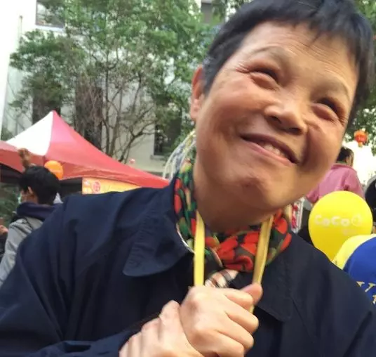 還記得當年陪在前總統女兒陳幸妤身邊的「阿卿嫂」嗎?沒想到她現在竟然落魄到在做「這種事……」