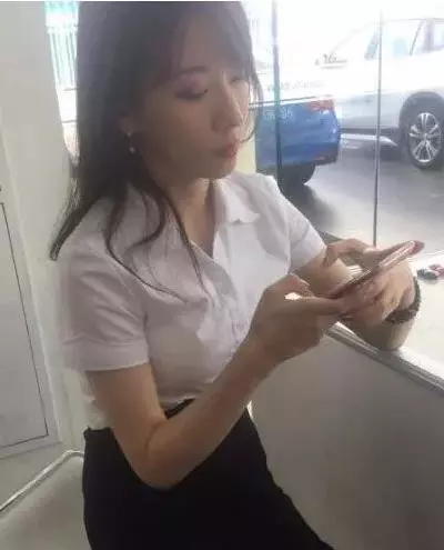 男子看上寶馬3系車,女銷售員諷刺:買了就嫁給你,男子做法大快人心!
