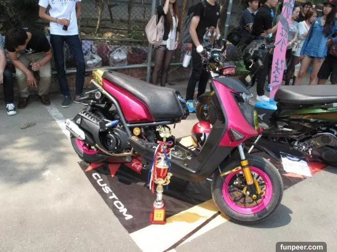 年輕正妹只愛BWS?癡情男求愛遭拒:給愛改車的男生載才有面子
