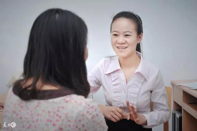 姐姐懷孕七個月後,姐夫拿五萬求我件事,聽完要求讓我左右為難
