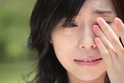 小姑子,你別管,等我砸完我們陪送的嫁妝,就帶你去離婚