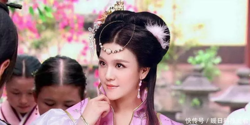 因為長得太美,皇帝甘願當她奴隸,也因為長得太美,她活活被勒死!
