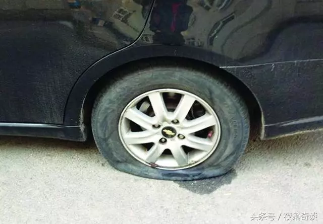奶奶夢見小鬼抬轎!隔天偷偷把車胎紮破,被爸爸責罵了一頓,卻救了我們全家性命!