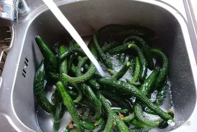 有種下飯菜叫醬黃瓜 可別小看它 咯吱爽脆比肉香!