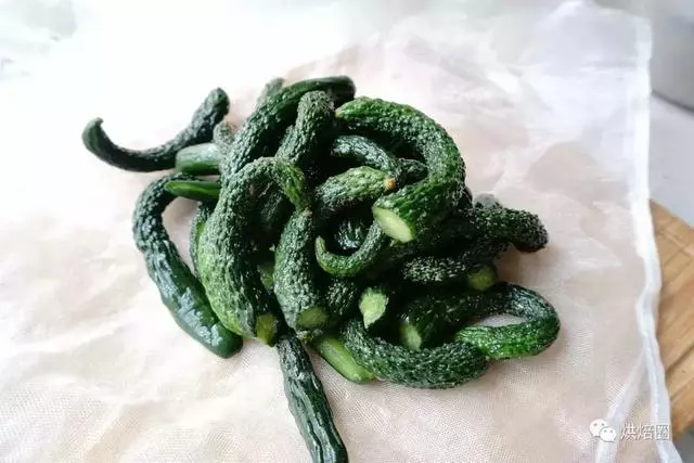 有種下飯菜叫醬黃瓜 可別小看它 咯吱爽脆比肉香!