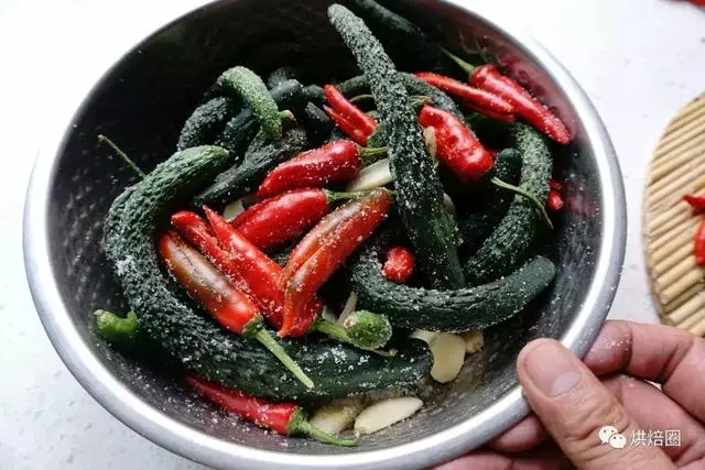 有種下飯菜叫醬黃瓜 可別小看它 咯吱爽脆比肉香!
