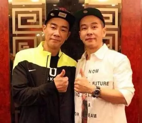 明星與替身的合影,這幾位太像了,最後一個連自己老婆都認錯過!