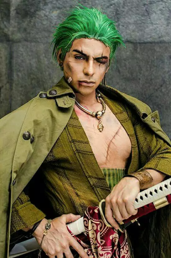 他曾是cosplay世界大賽冠軍,這次他挑戰海賊王裡的「鷹眼」密佛格,讓網友大呼根本神還原