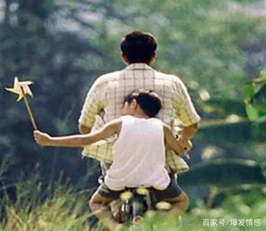 繼父生病後,我一個人照顧,繼父去世後留給我的東西讓我撕心裂肺
