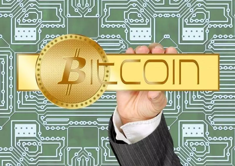 Facebook幣少爺教炒bitcoin 賺8位數字 網民:咁多傻仔送錢比佢養林寶