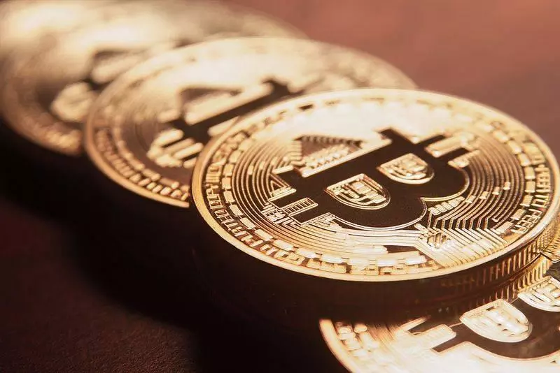 Facebook幣少爺教炒bitcoin 賺8位數字 網民:咁多傻仔送錢比佢養林寶