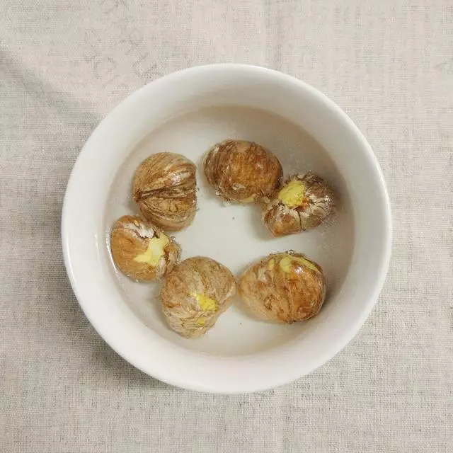 大米加上這菜，是女性的「養顏粥」，一天吃一碗，比做美容強！