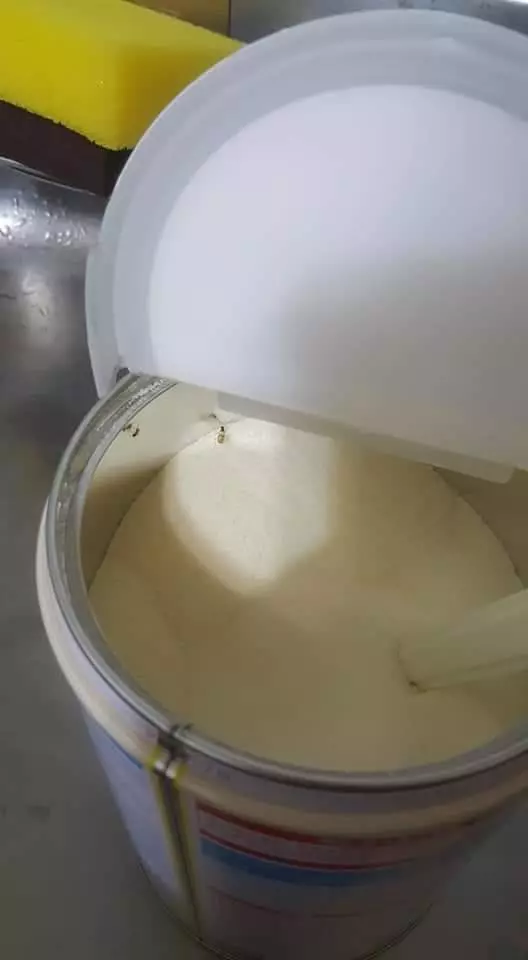褓母照顧1個月「孩子顧到腸病毒」 親媽氣炸解約:寶寶用的東西全都有蟑螂