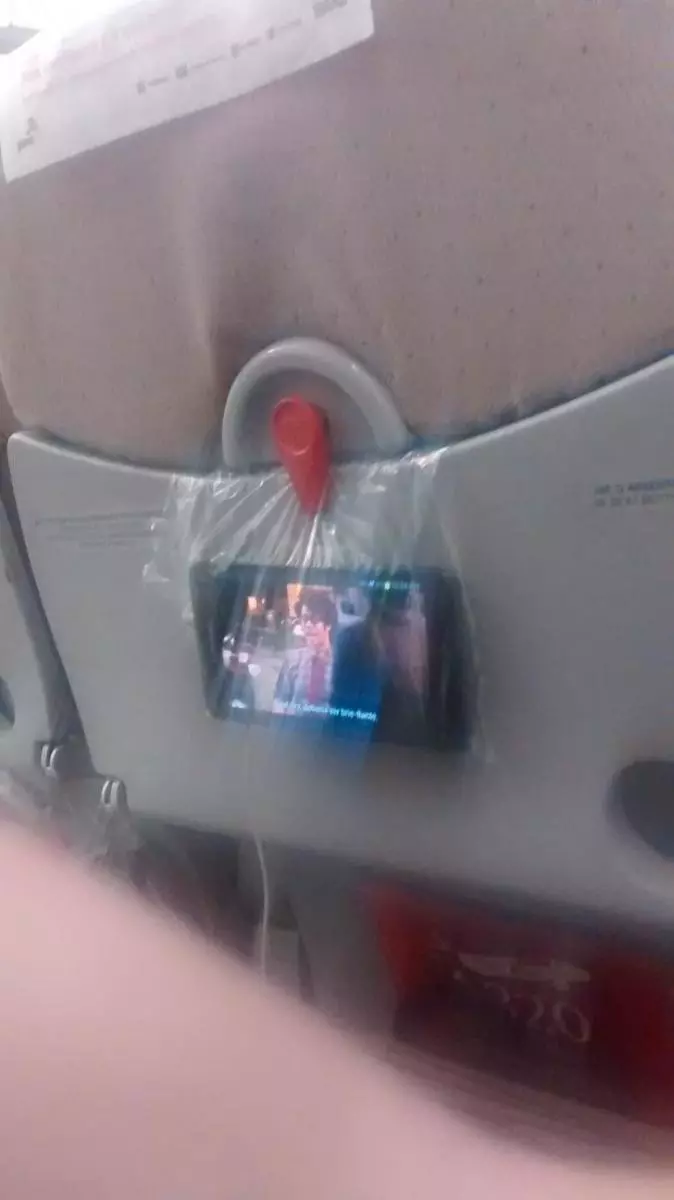 21種「隨手可得 」的生活小招 想喝酒但沒有開瓶器...筆電插頭直接解決!