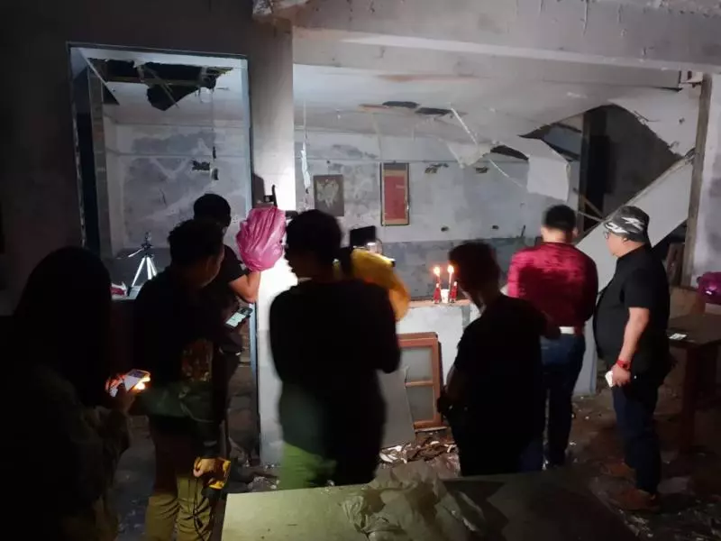 直播節目夜闖鬼宿舍探險 側拍照驚見「半身人影緊盯」放大對視超毛!