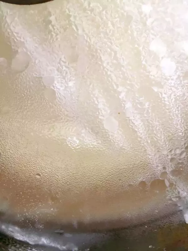 1碗麵粉,2個雞蛋,上鍋蒸一下,鬆軟香甜,好吃不上火,給孩子吃特別好