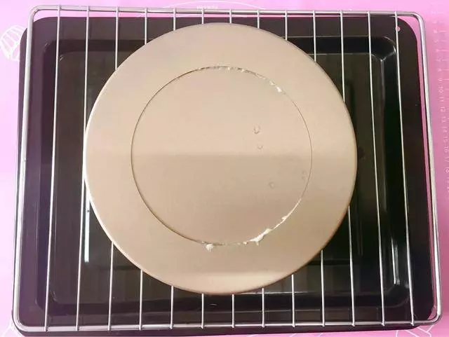 1碗麵粉,2個雞蛋,上鍋蒸一下,鬆軟香甜,好吃不上火,給孩子吃特別好