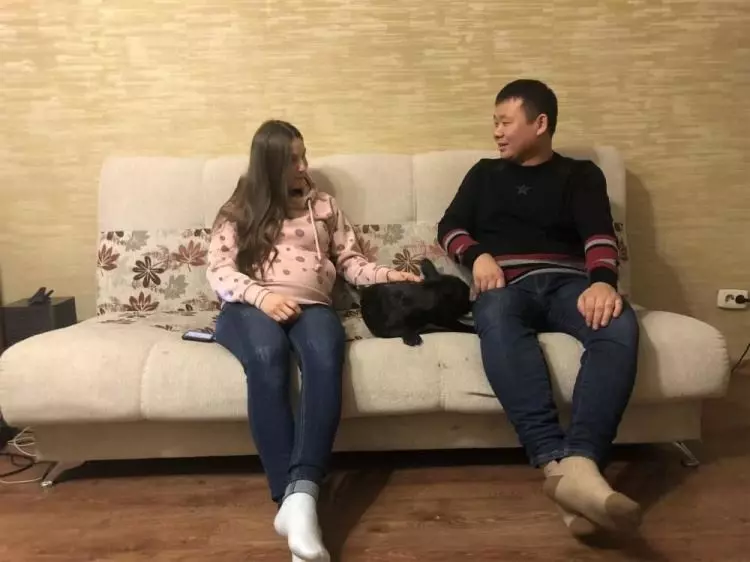 絕美金絲貓某!他生活太爽 買豪車住別墅5個小孩… 網朝聖羨慕:又想騙我去俄羅斯