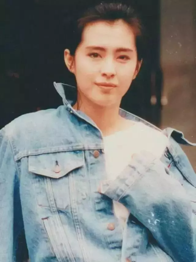30年前女神王祖賢的穿搭,現在依舊流行,連楊冪也無法超越