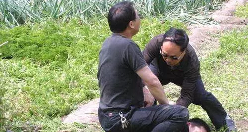 婆婆不幸離世,兒子玩手機撥通她的號碼,電話接通,老公如遭雷擊