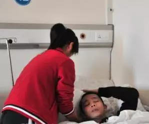 妹妹日夜照顧植物人哥哥,5年後意外懷孕,醫生一句話:讓她淚奔