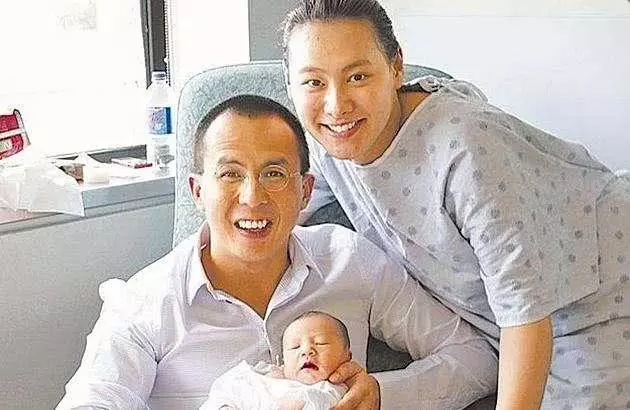 李澤楷離開父親的庇佑,本身實力創業,生命中最大的貴人是嫂嫂,幫忙他成功大賺千億