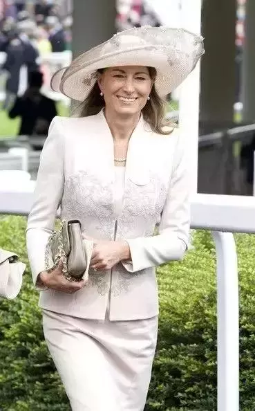 礦工出身的62歲辣媽把大女兒培養成王妃,二女兒嫁給億萬富豪!