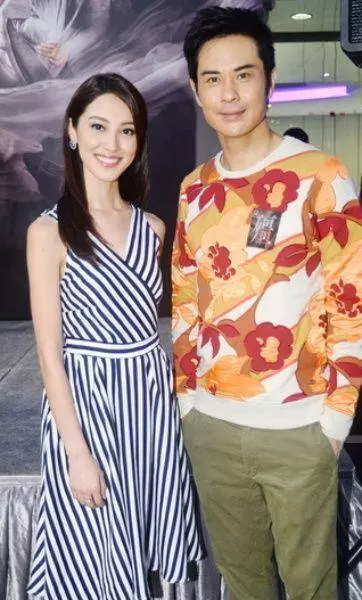 陳凱琳懷孕6個月出席活動,身材纖細氣色好,原來孕媽也能這麼美