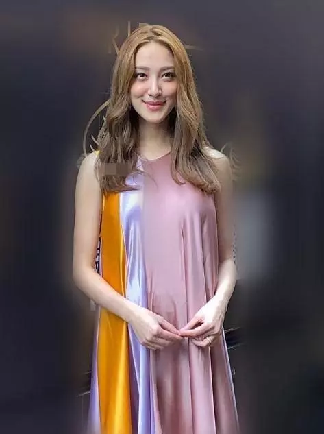 陳凱琳懷孕6個月出席活動,身材纖細氣色好,原來孕媽也能這麼美