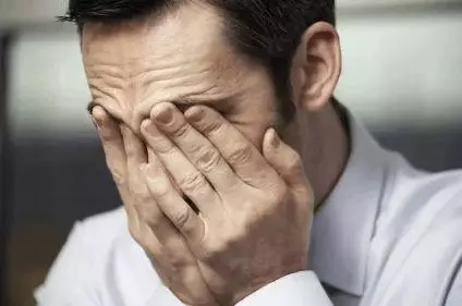 叔叔養我七年,嬸嬸生病我轉了三萬,看到爸爸的簡訊,從頭涼到腳