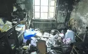 「老公水開了,幫我倒麵粉吧」,瞬間引發慘禍,無知就像在鍋裡扔了一顆「炸彈」