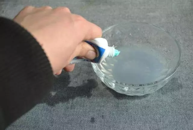 「花露水」加「牙膏」太厲害了,放衛生間,這3個妙用家家戶戶用得到