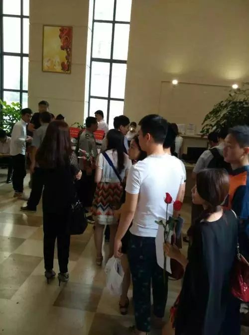 小舅子結婚我去接新娘,新娘接回去以後,我直接帶老婆去民政局