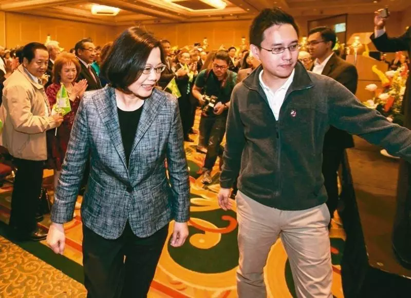 口譯哥「實領15萬」算法 網友轟:扣掉開銷一堆人不到10K