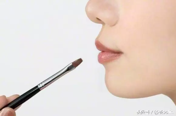 日本女生人手一罐的「妮維雅霜」竟有這7種高效使用法,只要睡前塗抹一次,女人皮膚白嫩!