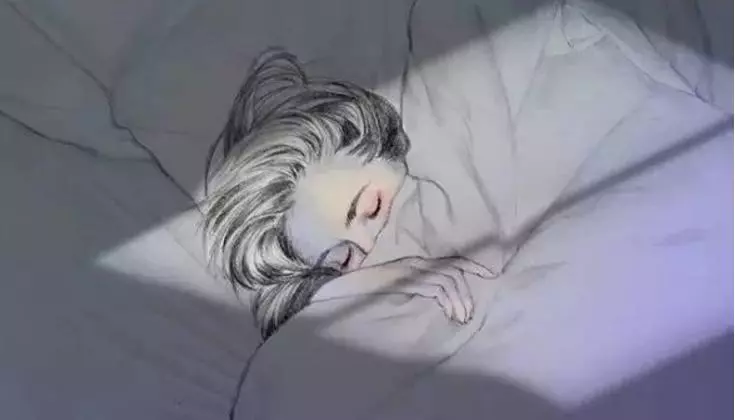 長期缺愛的女人,常會有的8種表現,裝不出來的