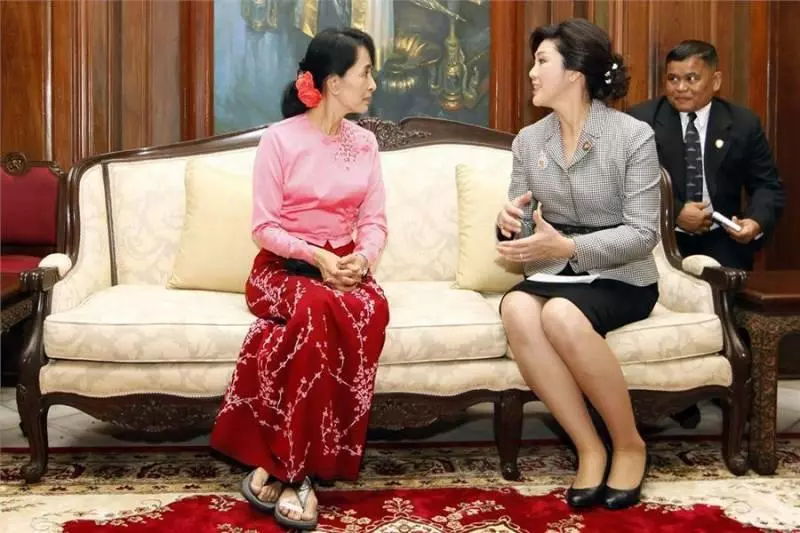 她是亞洲最美領導人,以擁有中華血統自豪。原籍梅州客家,原名丘英東;姜子牙是她祖先!