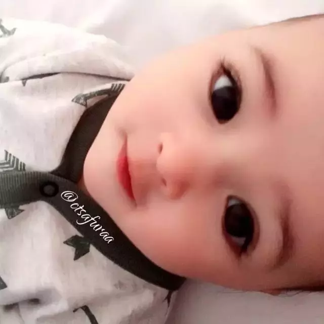 她被認為是「全球最美寶寶」!迷人的大眼睛電暈萬千粉絲,「3個月後的模樣」被曝光!