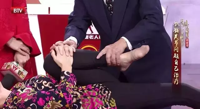 反覆腰痛,可能是睡姿不對?3個動作幫你緩解