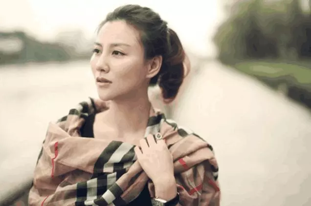 兒媳上吐下瀉,婆婆卻捂嘴笑,離婚時婆婆說出實情,兒媳愣住了