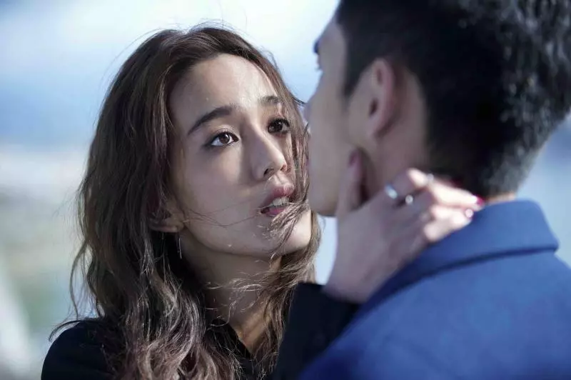 看《比悲傷》哭不出來絕對不是你冷血!女主太渣、男主太廢、牙醫超綠!擠不出眼淚的你肯定很Agree!