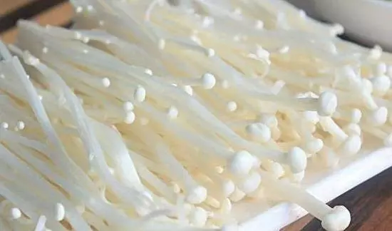 4種鮮美食材煮一鍋素湯,湯鮮味正有營養,酸甜開胃,非常適合秋冬季節