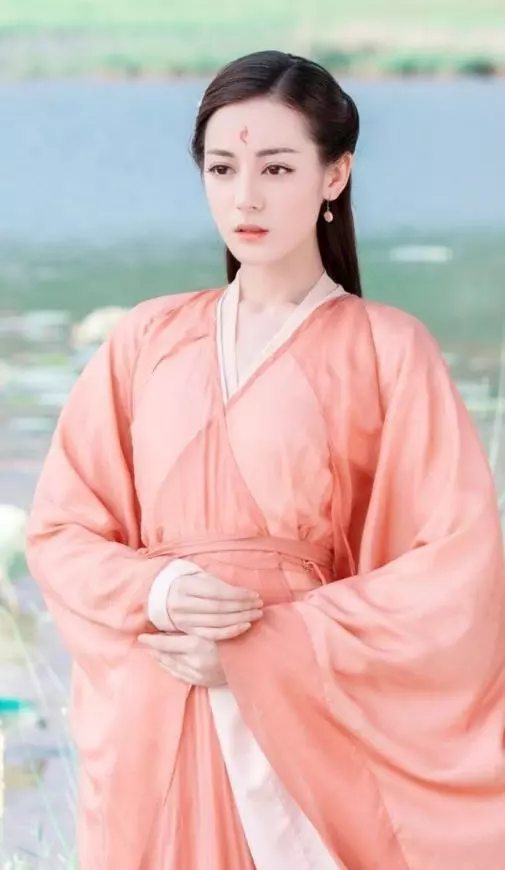【迪麗熱巴拒演《延禧》「第一美人」香妃!】最想演出的竟然是「這個角色」!網友:意想不到!