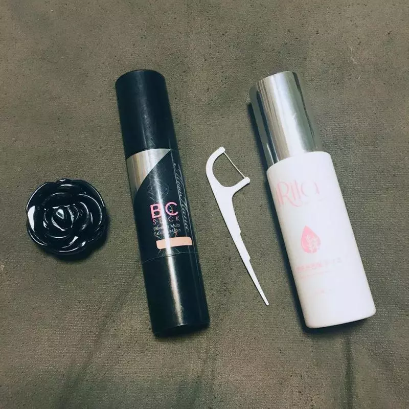 化妝品見底就真的用了?她用小訣竅DIY慕絲粉霜:省錢還能再用一個月!
