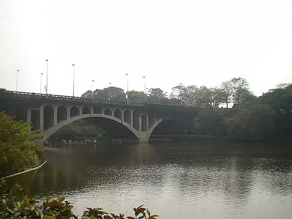 同學你有看到我藥袋嗎...台灣「5大靈異名校」文大八卦陣被屌打 政大屍水房味道還是很重!