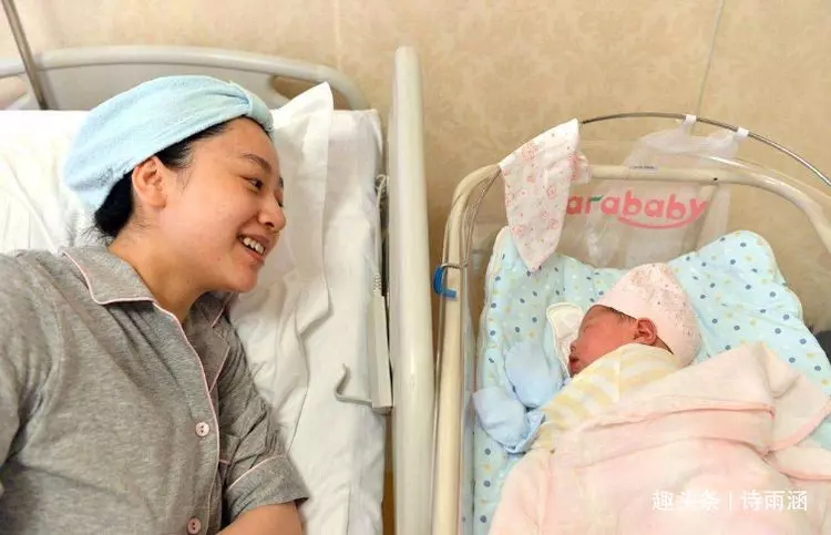 二胎再生女兒婆婆逼俺離了婚,三年後家裡來了輛車,開窗一瞧傻住